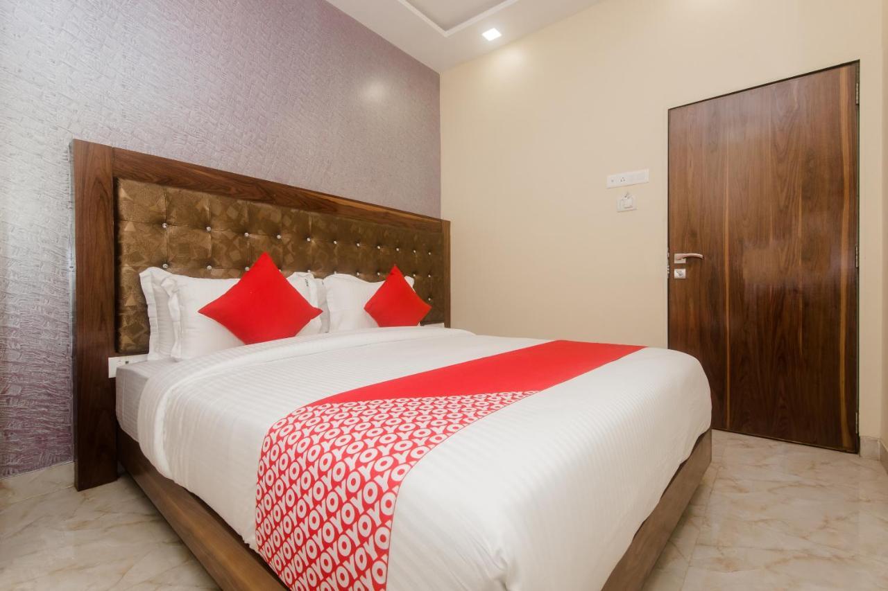 Hotel O Greenforest Near Airport Road Metro Station Bombaj Exteriér fotografie